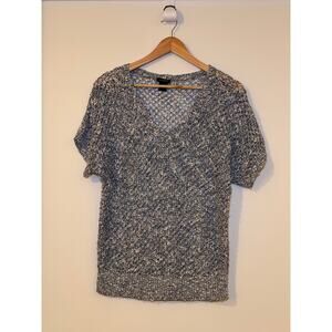 Ann Taylor Sz Medium Gray Blue Crochet Woven Short Sleeve V-Neck Sweater Blouse